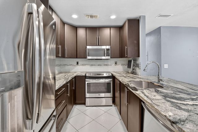 624 Flanders Drive 624, Delray Beach, FL 33484