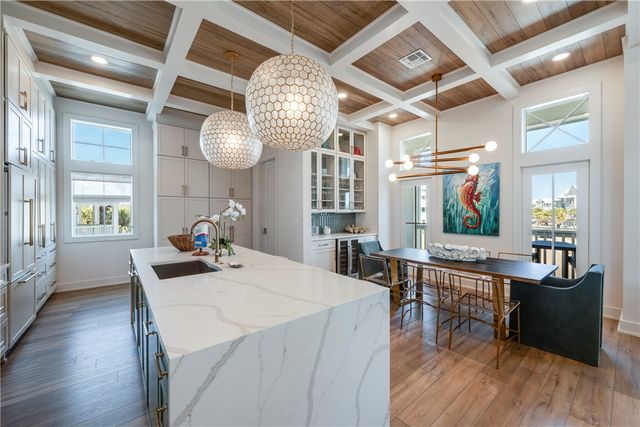 206 Bent Grass Dr, Port Aransas, TX 78373
