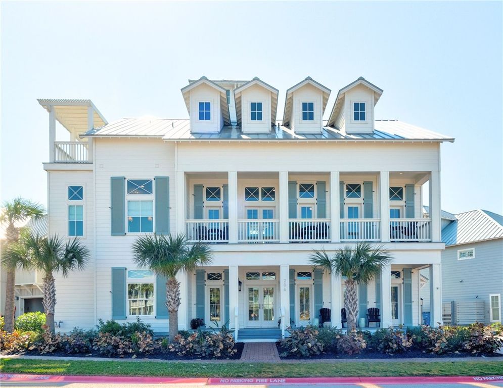 206 Bent Grass Dr, Port Aransas, TX 78373