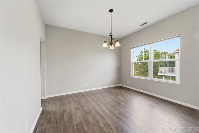 1102 Delta Drive 1102, Elgin, IL 60123