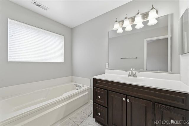 1102 Delta Drive 1102, Elgin, IL 60123