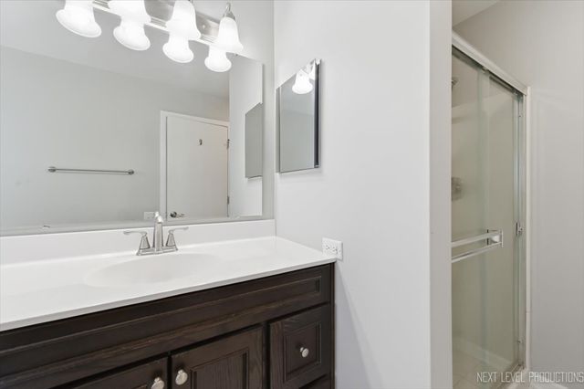 1102 Delta Drive 1102, Elgin, IL 60123