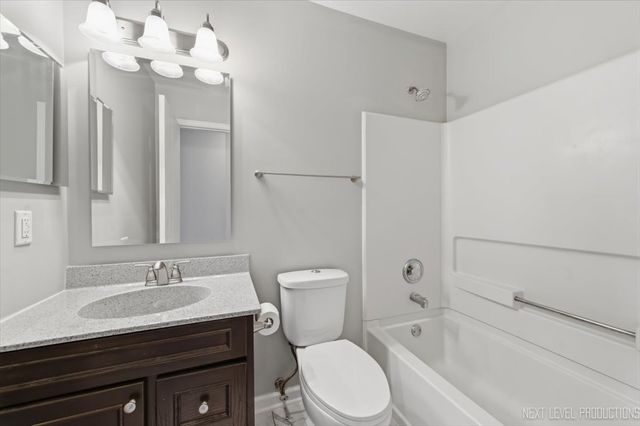 1102 Delta Drive 1102, Elgin, IL 60123