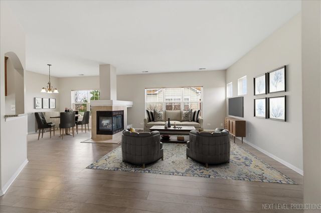 1102 Delta Drive 1102, Elgin, IL 60123