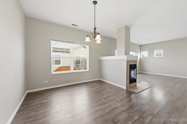 1102 Delta Drive 1102, Elgin, IL 60123
