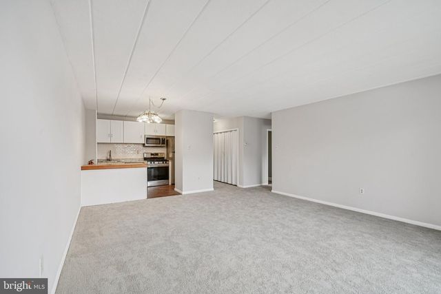 207 SUSSEX HOUSE, Cherry Hill, NJ 08034