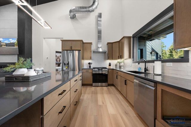 11270 ASHLAND CT, Lead, SD 57754