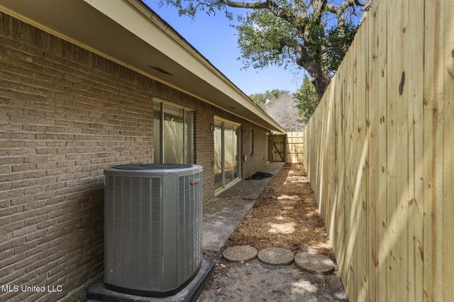 4 Chimney Cross, Long Beach, MS 39560
