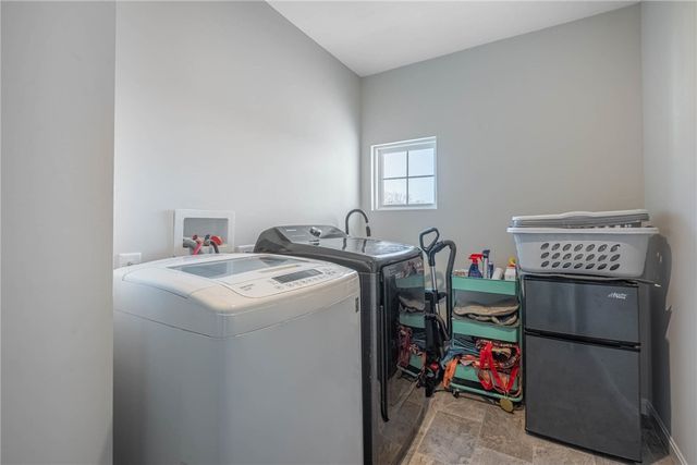 1512 Knightsbridge Court, Carlisle, OH 45005