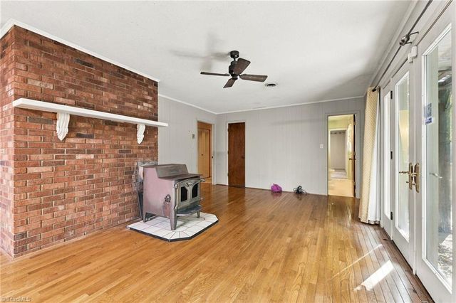 5704 Kings Court, Pleasant Garden, NC 27313