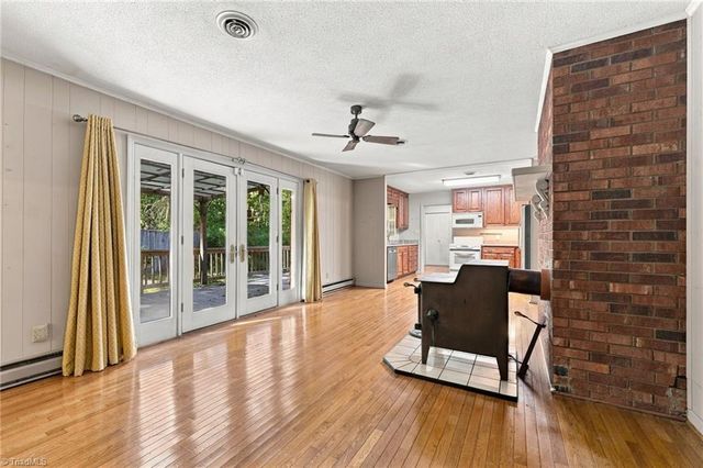 5704 Kings Court, Pleasant Garden, NC 27313