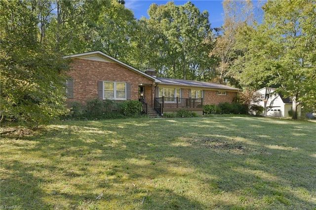 5704 Kings Court, Pleasant Garden, NC 27313
