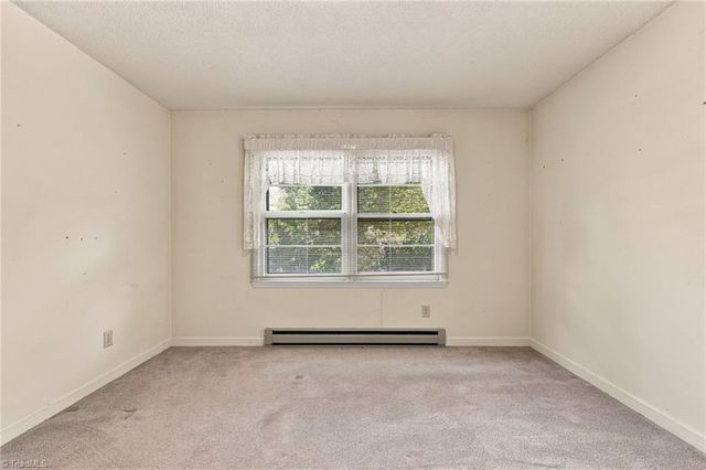 5704 Kings Court, Pleasant Garden, NC 27313