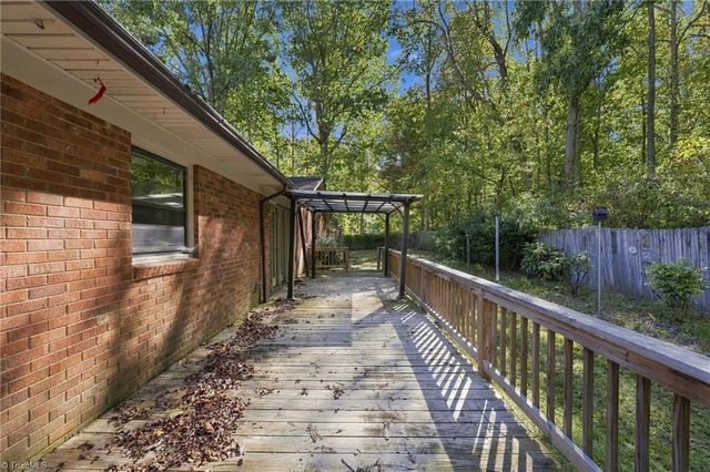 5704 Kings Court, Pleasant Garden, NC 27313