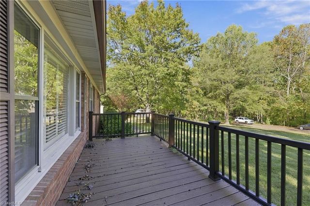 5704 Kings Court, Pleasant Garden, NC 27313