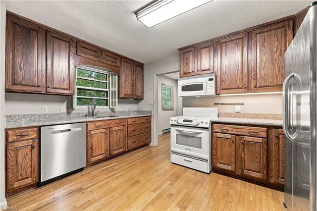 5704 Kings Court, Pleasant Garden, NC 27313