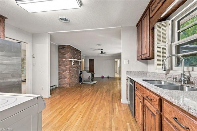 5704 Kings Court, Pleasant Garden, NC 27313