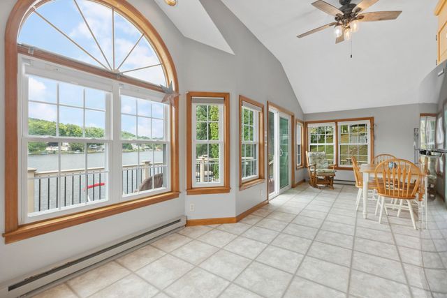 4 Shore Ln, Holland, MA 01521