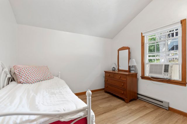 4 Shore Ln, Holland, MA 01521