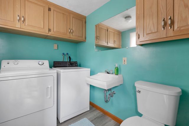 4 Shore Ln, Holland, MA 01521