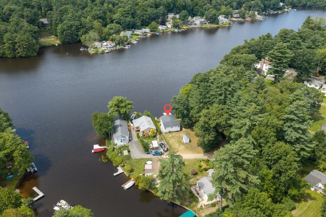 4 Shore Ln, Holland, MA 01521