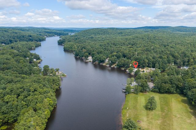 4 Shore Ln, Holland, MA 01521