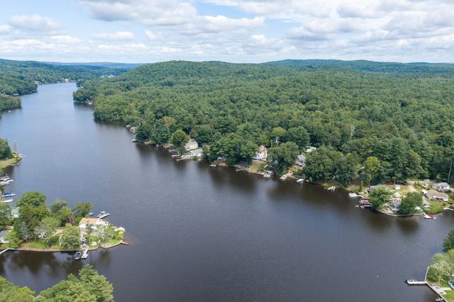 4 Shore Ln, Holland, MA 01521