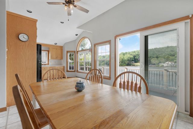 4 Shore Ln, Holland, MA 01521