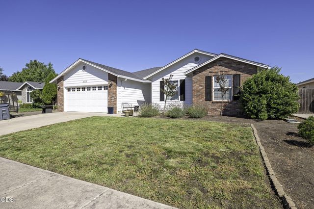 1826 Northwood Drive, Central Point, OR 97502
