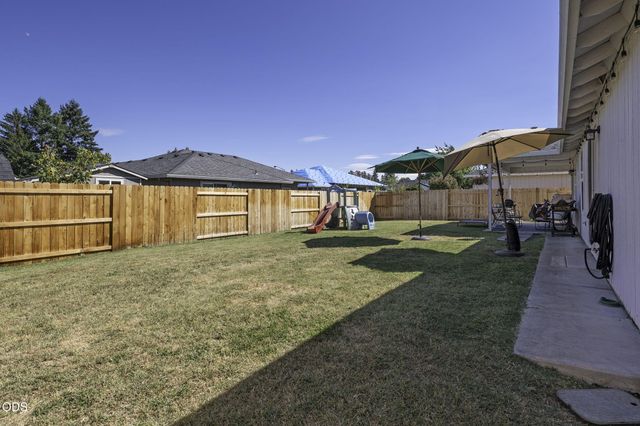 1826 Northwood Drive, Central Point, OR 97502