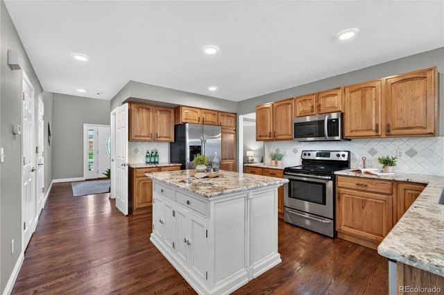 1774 Spring Water Place, Highlands Ranch, CO 80129