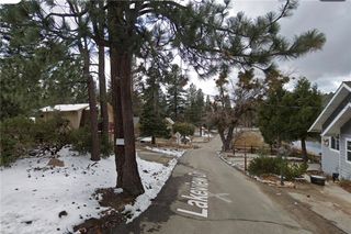 33432 Lake View Dr, Running Springs, CA 92382