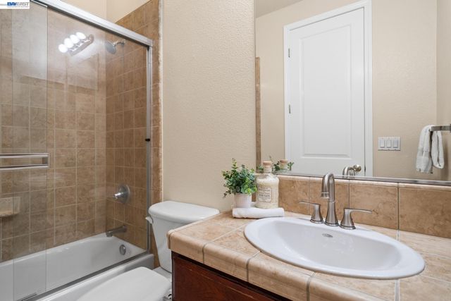 3703 Whitworth Dr, Dublin, CA 94568