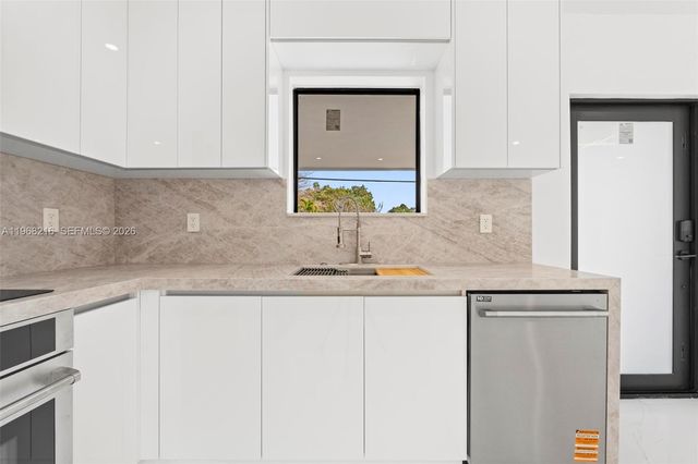 14950 NE 2nd Ave, Miami, FL 33161