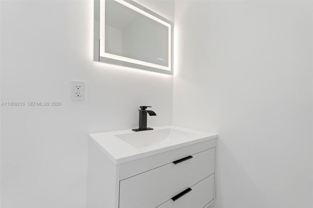 14950 NE 2nd Ave, Miami, FL 33161