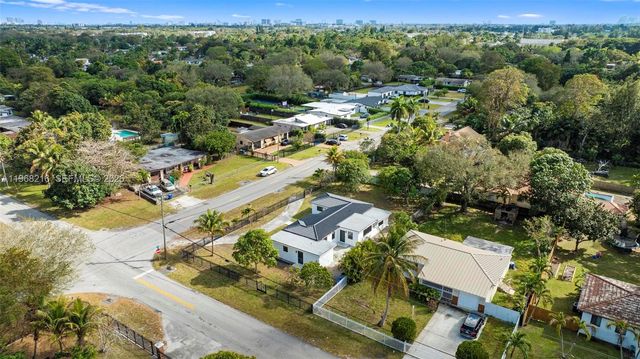 14950 NE 2nd Ave, Miami, FL 33161