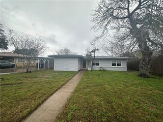 606 Wilshire Pl, Corpus Christi, TX 78411