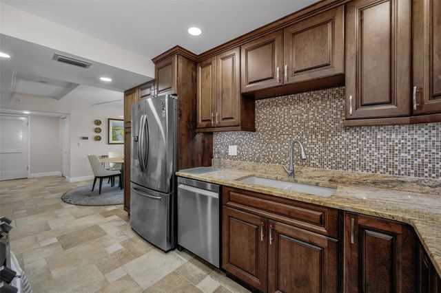 2700 BAYSHORE BOULEVARD 11-209, Dunedin, FL 34698