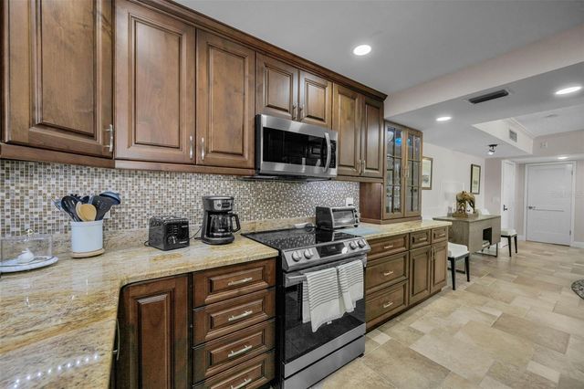 2700 BAYSHORE BOULEVARD 11-209, Dunedin, FL 34698