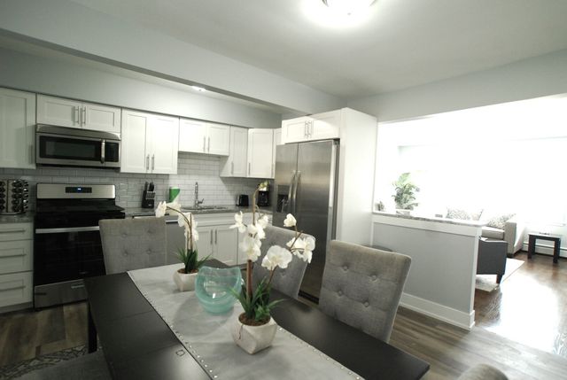 2246 S 17th Avenue GE, North Riverside, IL 60546