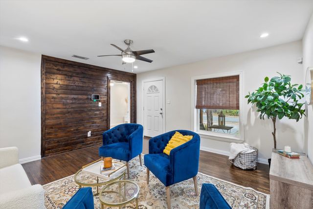 2315 Boyd Street, Dallas, TX 75224