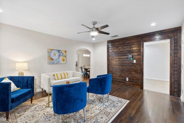 2315 Boyd Street, Dallas, TX 75224