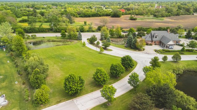 11 Executive Drive, Hawthorn Woods, IL 60047