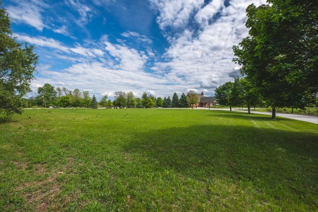 11 Executive Drive, Hawthorn Woods, IL 60047