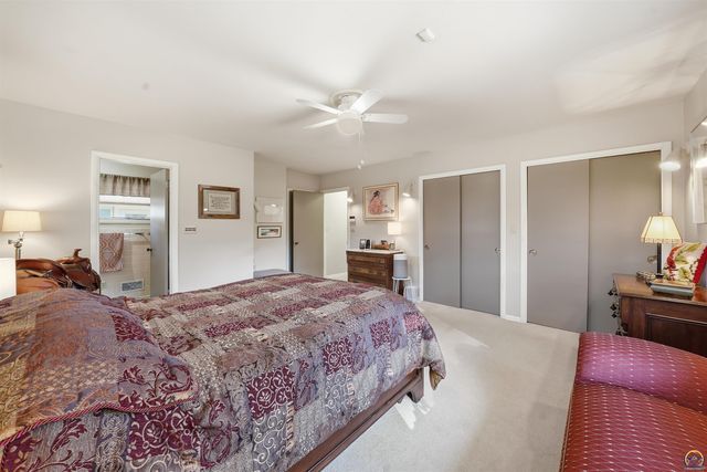 307 SW Woodbury LN, Topeka, KS 66606