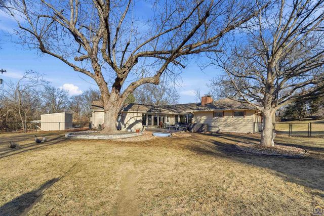 307 SW Woodbury LN, Topeka, KS 66606