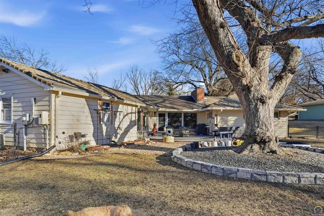 307 SW Woodbury LN, Topeka, KS 66606