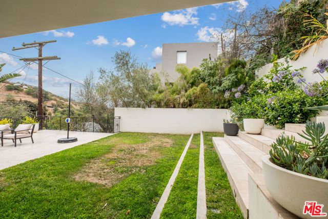 1759 N Beverly Drive, Beverly Hills, CA 90210