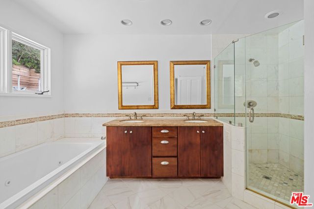 1759 N Beverly Drive, Beverly Hills, CA 90210