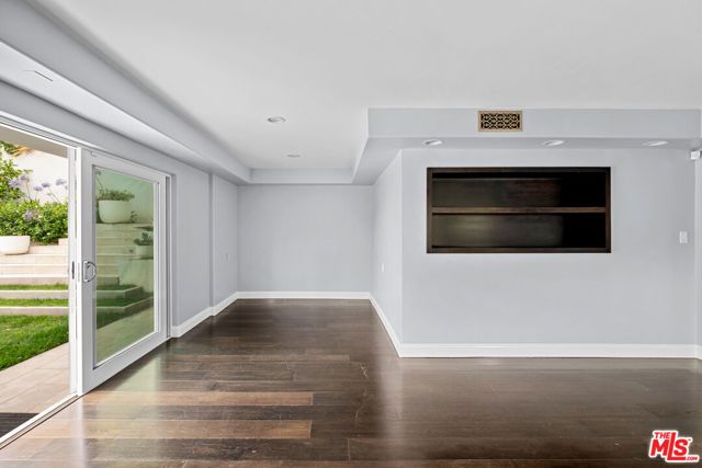 1759 N Beverly Drive, Beverly Hills, CA 90210